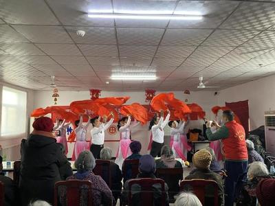 青春暖夕陽，志愿傳溫情——石家莊共青團(tuán)組織青年志愿者開展“寸草心”愛老敬老活動